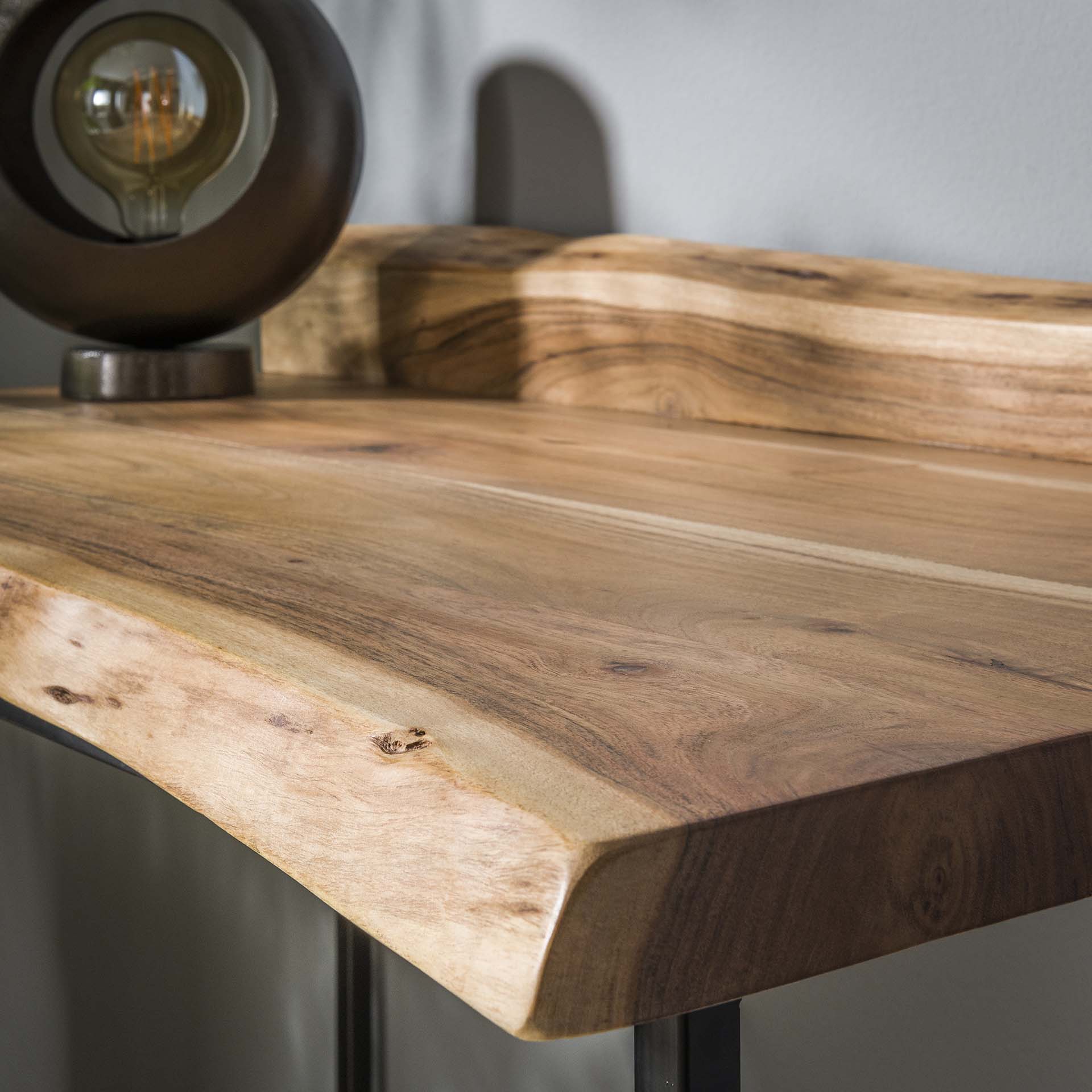 Bureau Live Edge