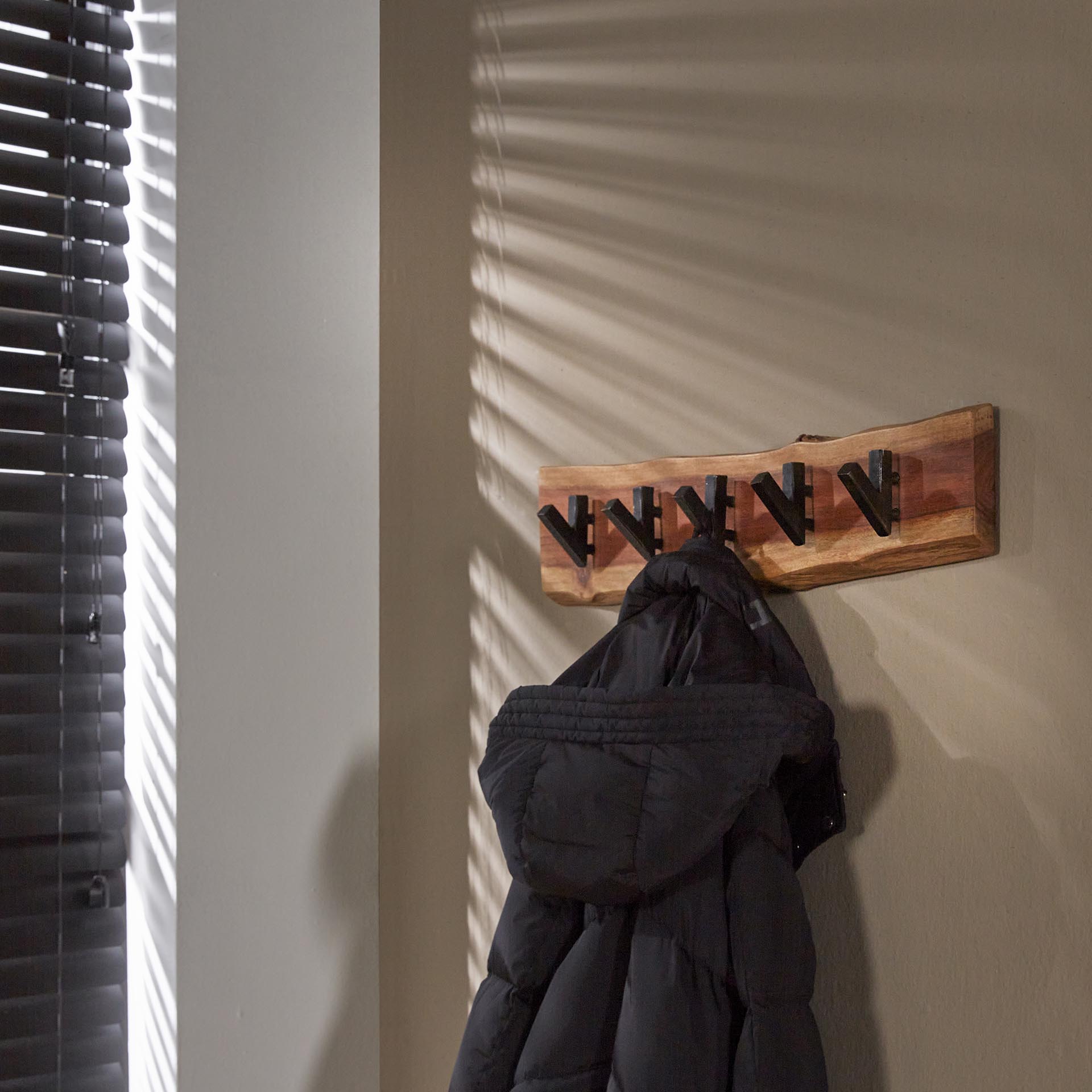 Kapstok hout met vijf haken