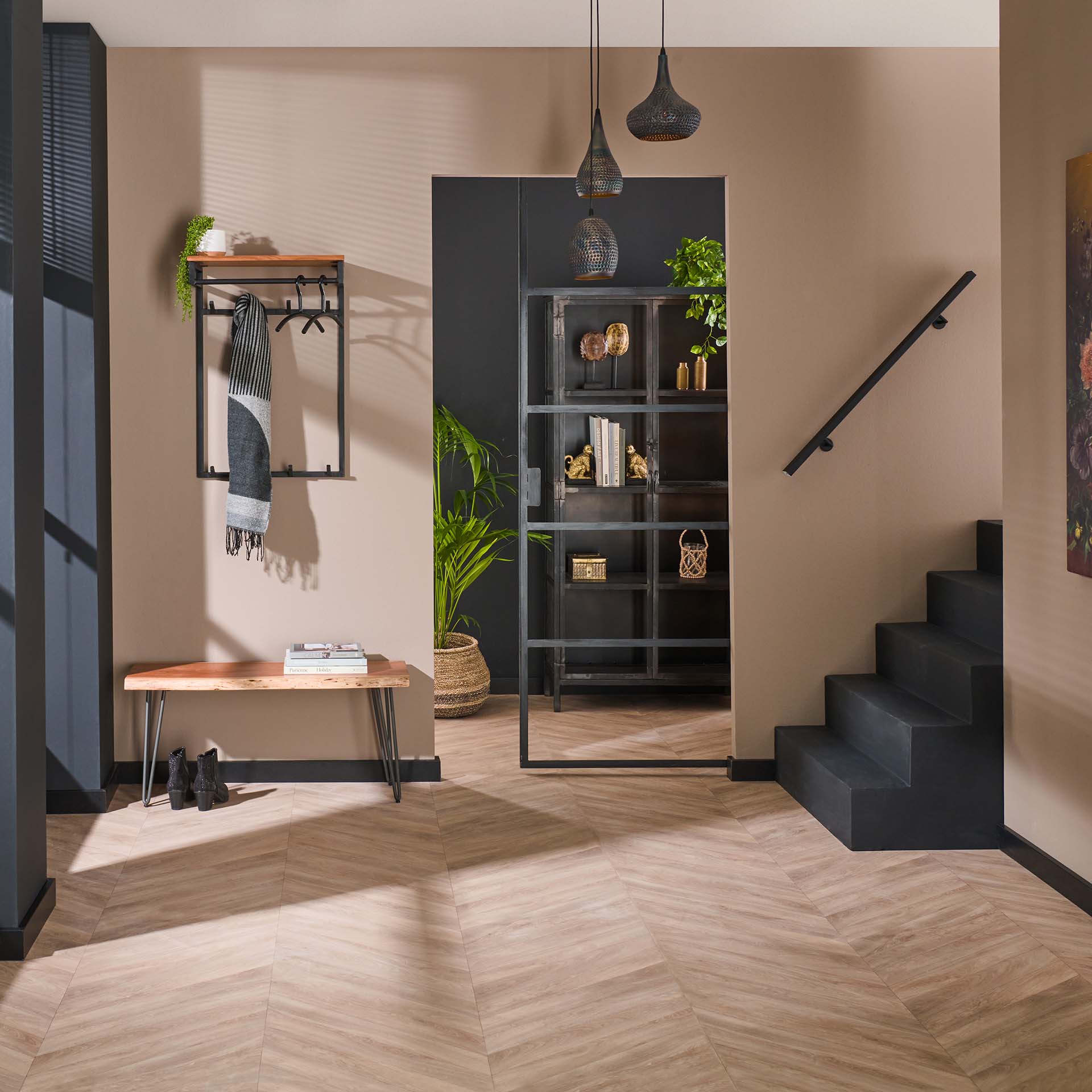 Kapstok met hoedenplank en haken