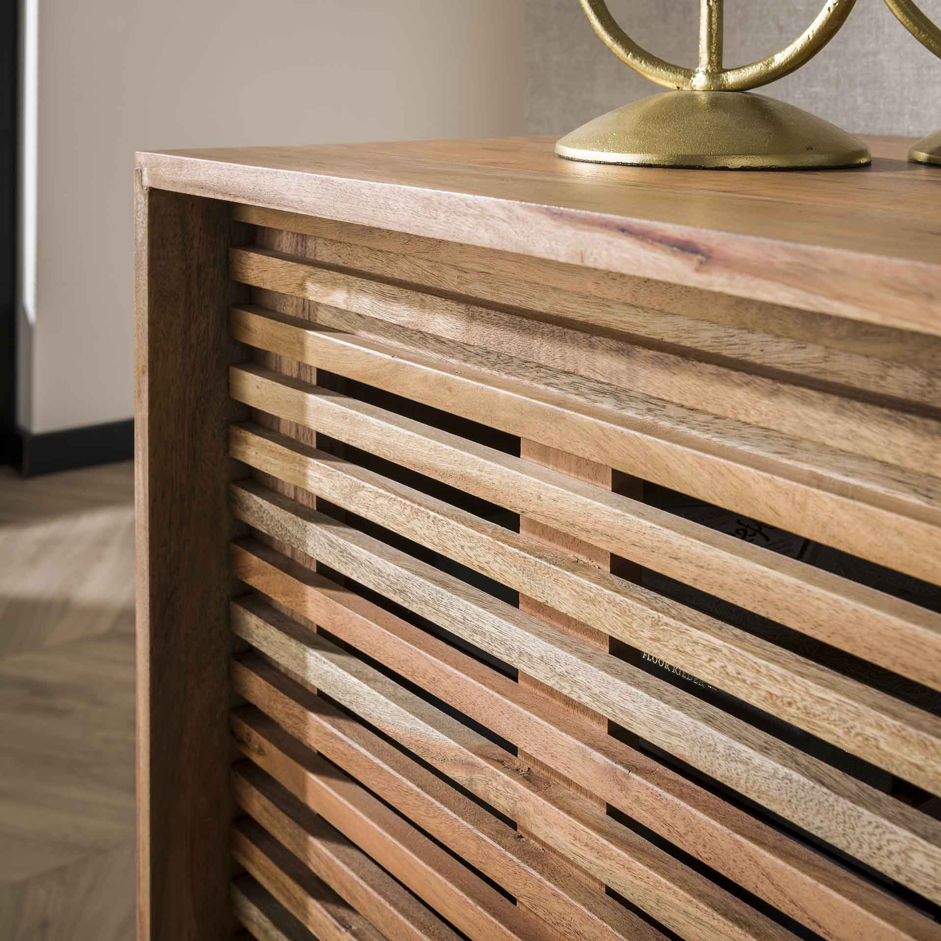 Dressoir met Latjespatroon