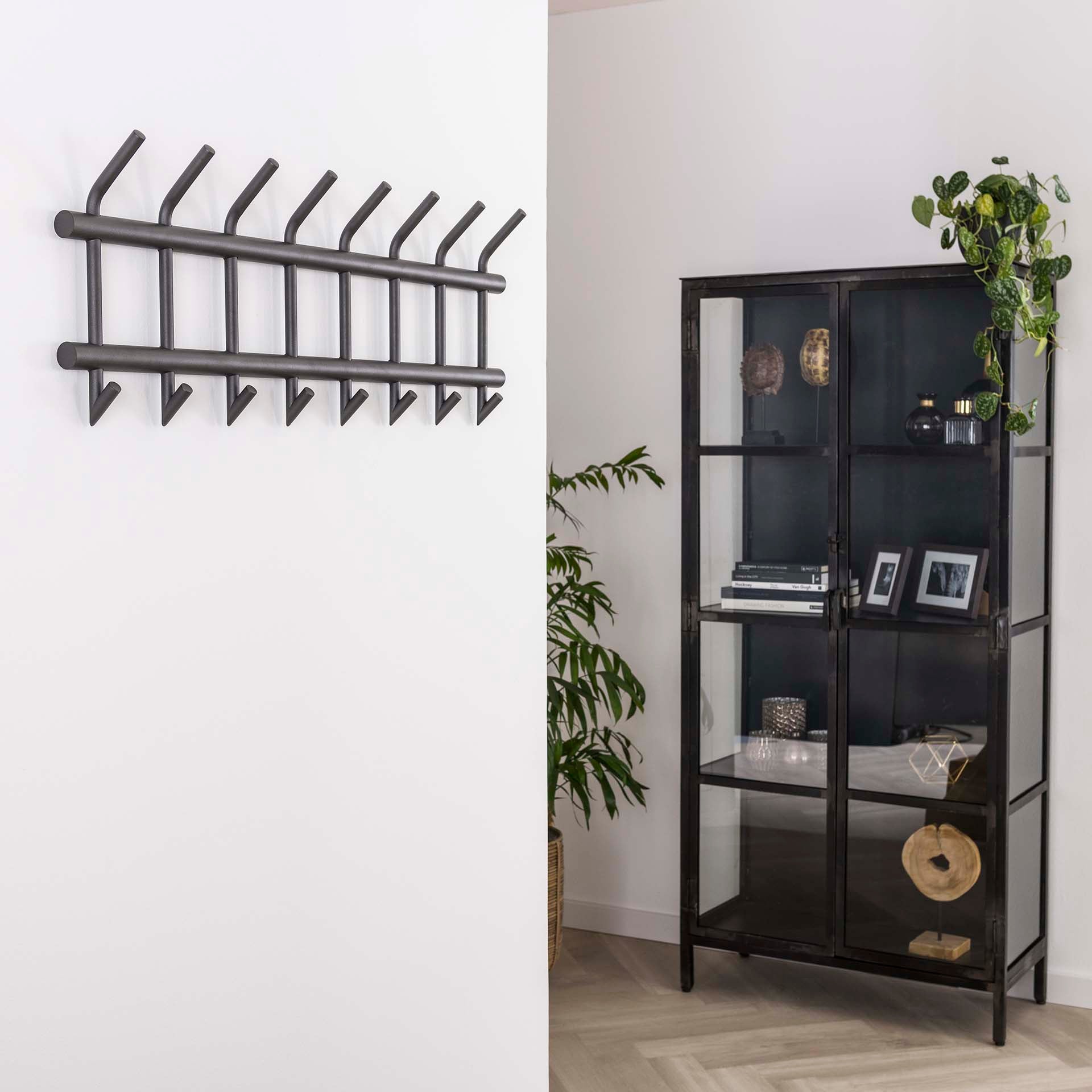 Garderobe met ronde buis en 8 haken