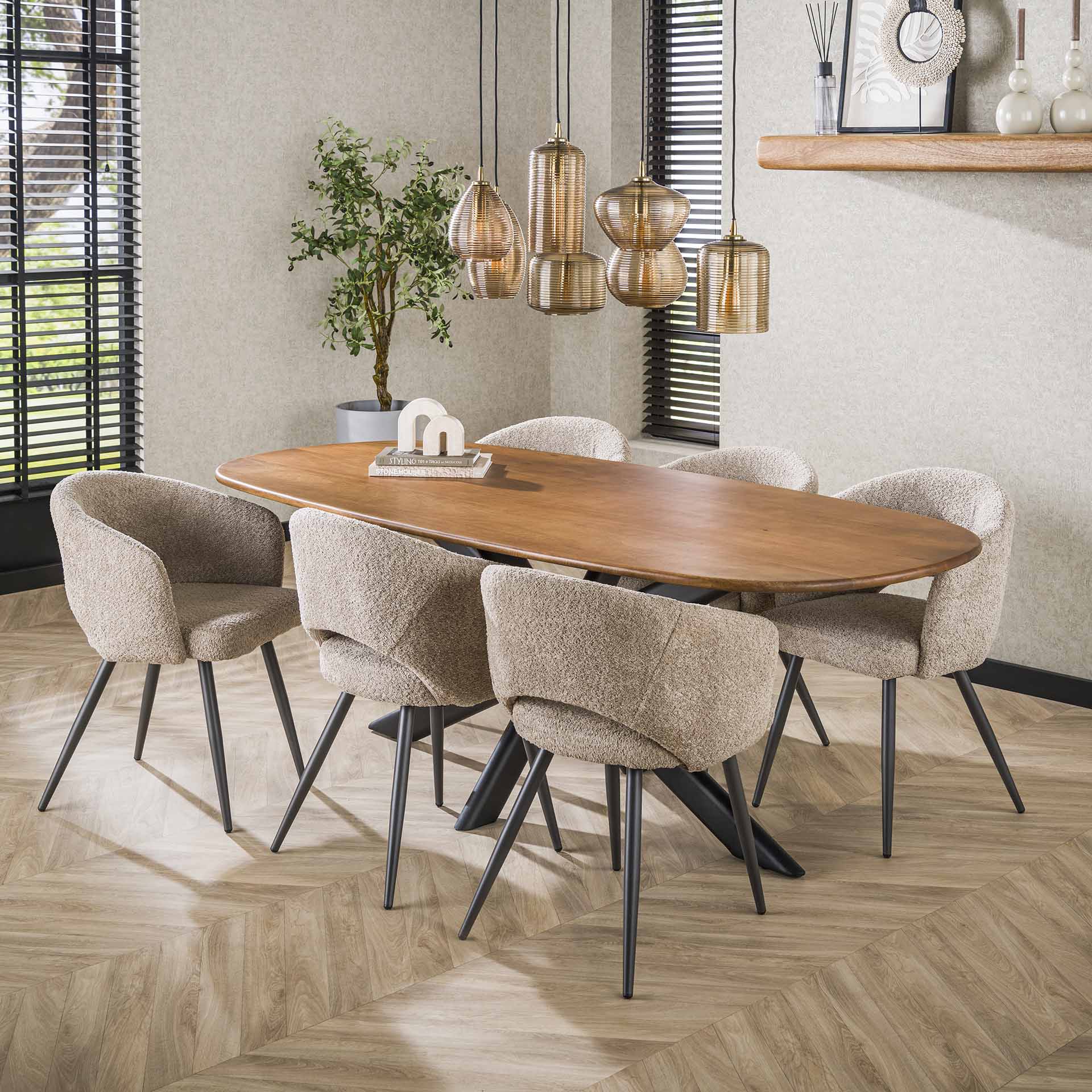 Eettafel Cliff ovaal 215 cm