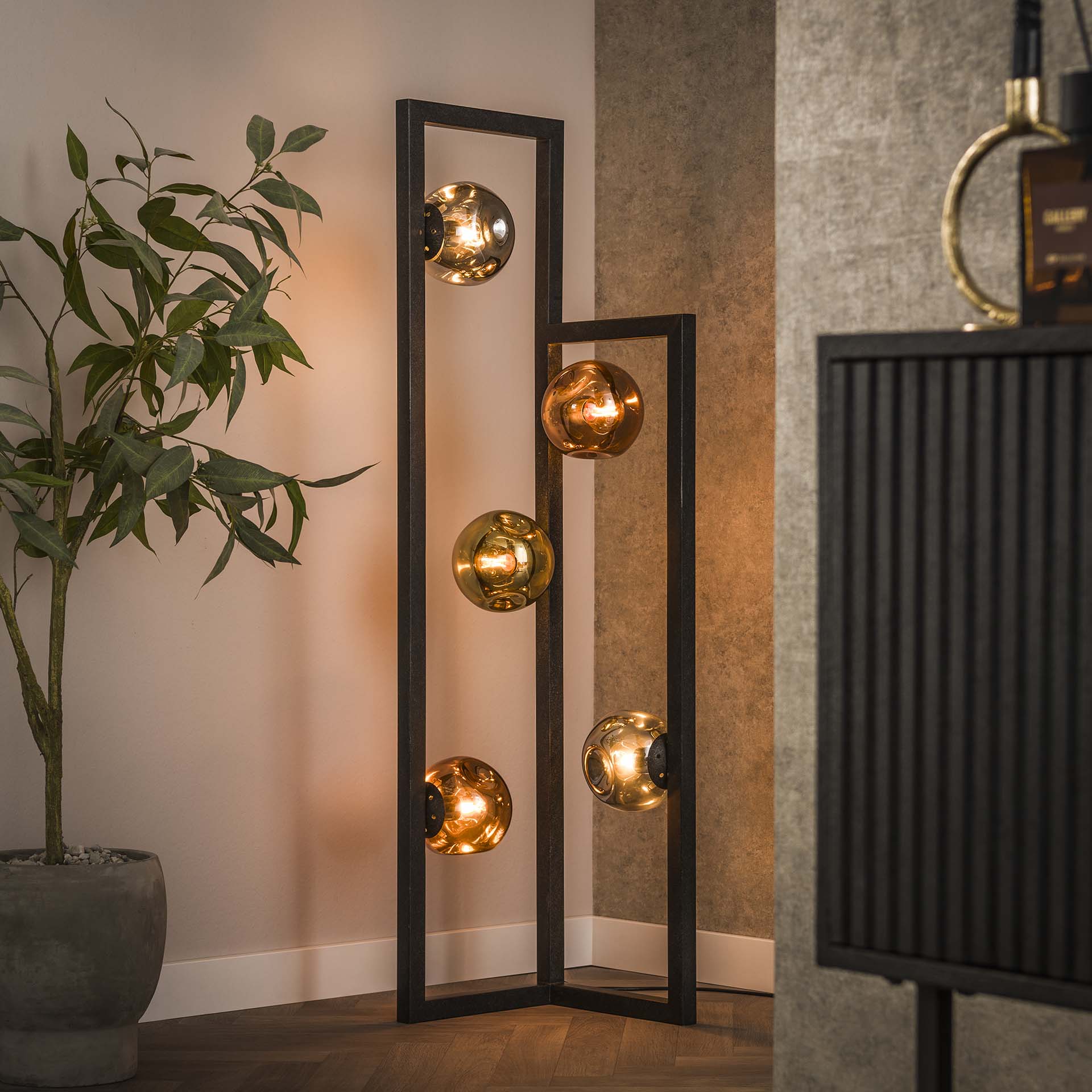 Vloerlamp met 5 glazen kappen
