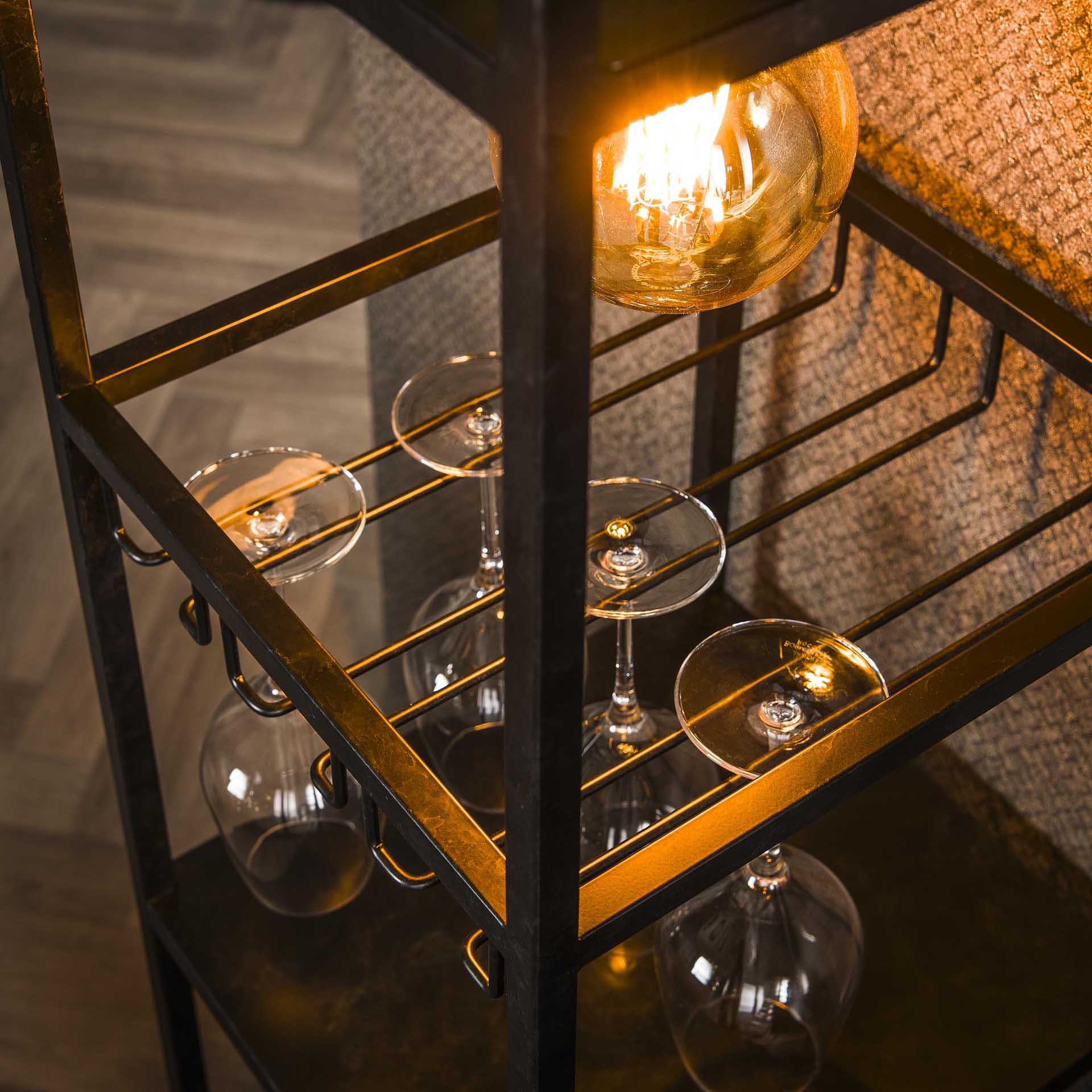 Vloerlamp Decorate met wijnrek