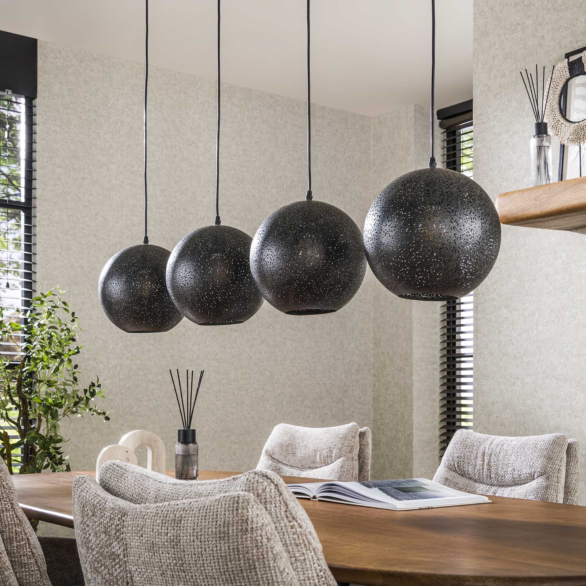 Hanglamp met vier lampenkappen