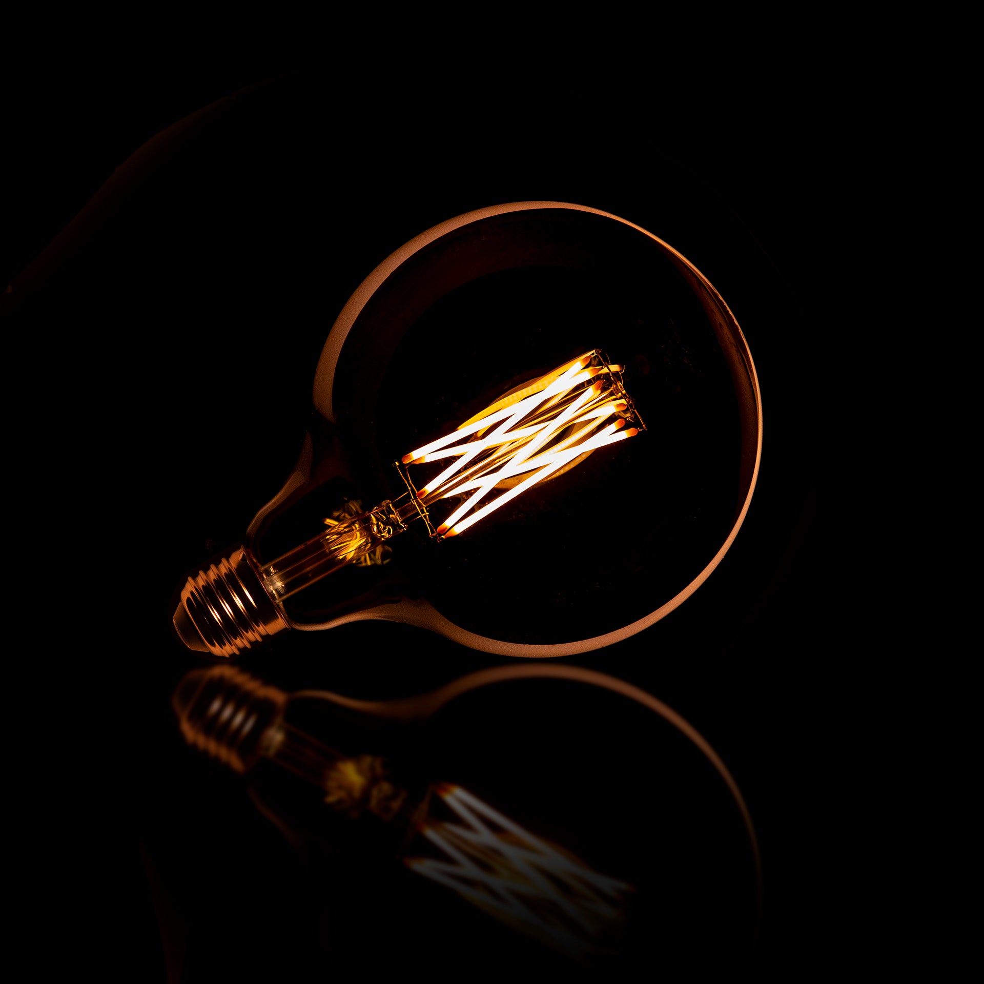 LED Filament Bol - Amber & Smoke Grey